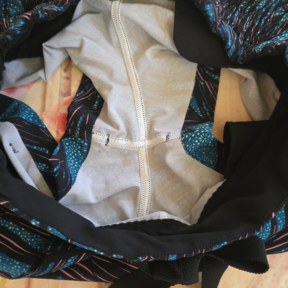 Lululemon Spring Break Away Shorts II - Picture 6 of 7